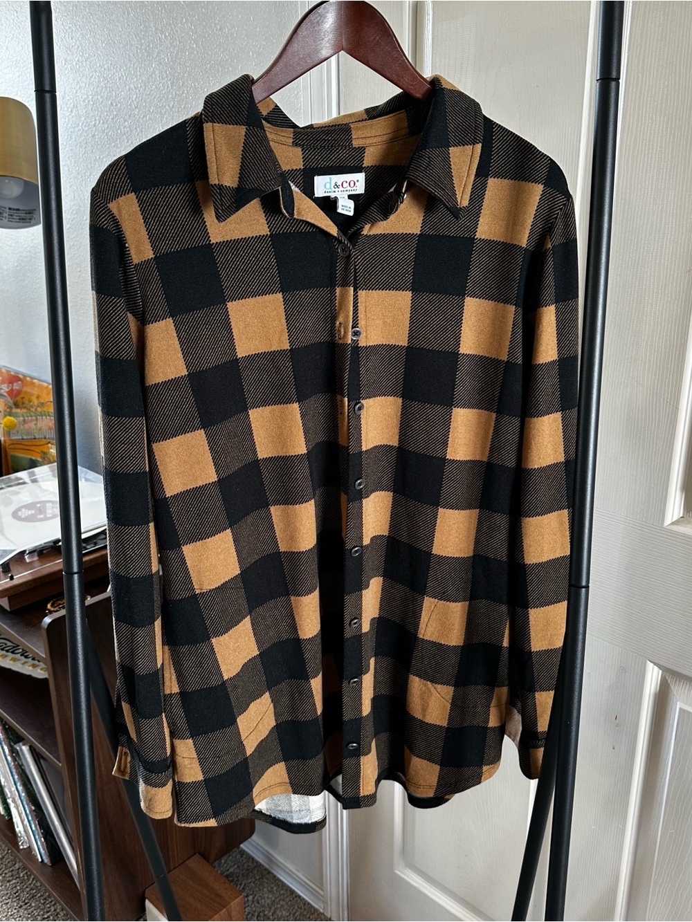 Denim&Co Black and Brown Buffalo Plaid Button-Down Shirt 🦋